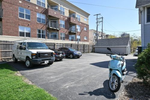 1646 Warren Ave, Milwaukee WI  53202-2216 exterior