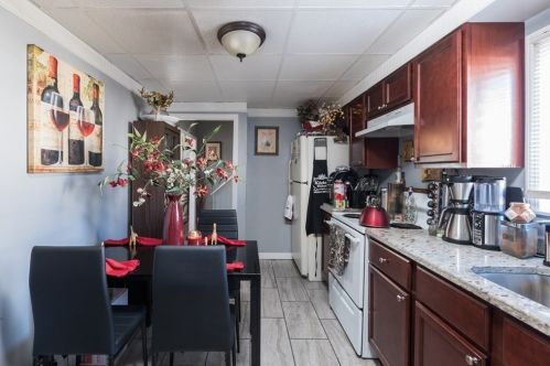 19 Dana St, Taunton, MA 02780-3001