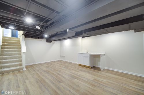 452 Adams St, Elmhurst IL  60126-4633 exterior