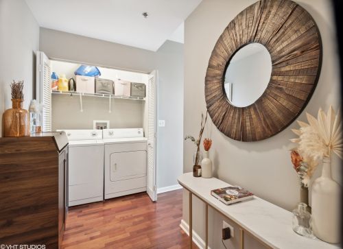 1255 State St, Chicago IL 60605-1928 exterior