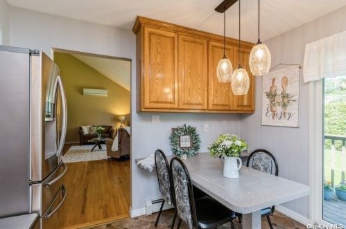 16 Dovecote Ln, Commack NY 11725-2707 exterior