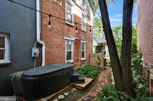 320 2 St, Media PA 19063-3032 exterior