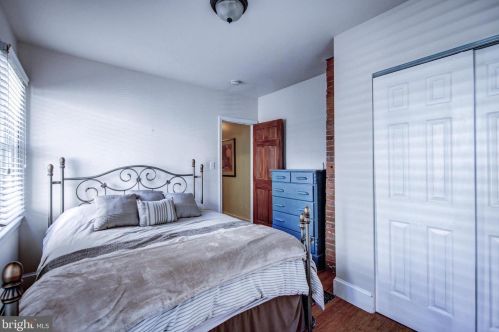 2004 Brandywine St, Philadelphia PA 19130-3204 exterior