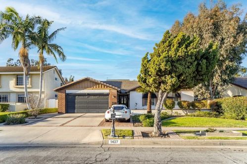 1427 Paseo Grande, Fullerton, CA 92833-1347