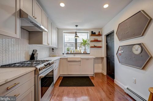 1930 Juniper St, Philadelphia PA 19148-2218 exterior