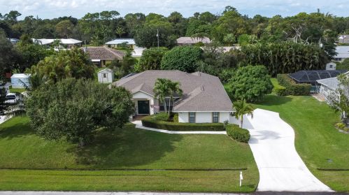 2942 Cates Cir, Fort Pierce, FL 34952-5812