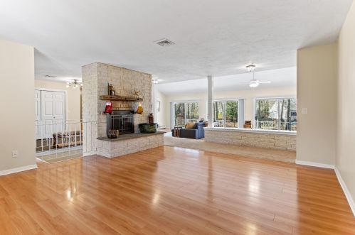 10 Greenview Cir, Sandwich MA  02563-2705 exterior