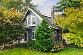 3259 13th Ave, Seattle WA  98119-1724 exterior