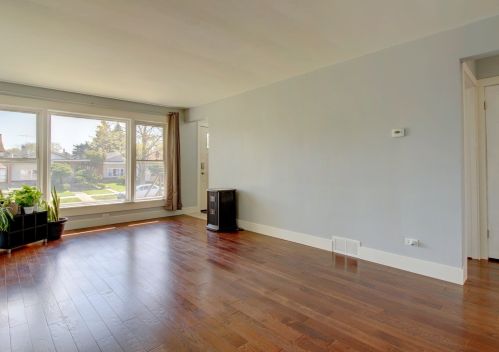 9116 Yates Blvd, Chicago, IL 60617-3867