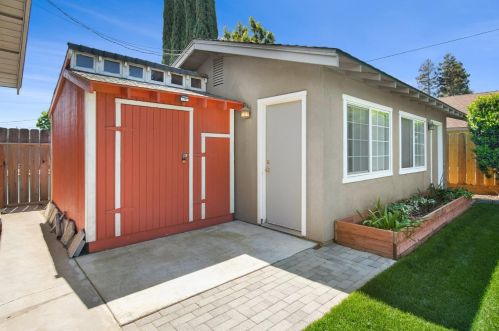 161 Elena Ct, Turlock CA  95380-4233 exterior