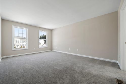 3 Amy Way, Concord NH 03303-1045 exterior