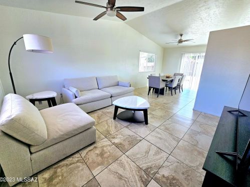 1741 Ransom Oaks Dr, Tucson AZ  85746-3173 exterior