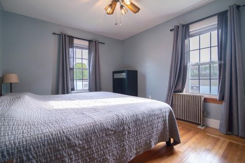 45 Grover St, Providence RI 02909-5209 exterior