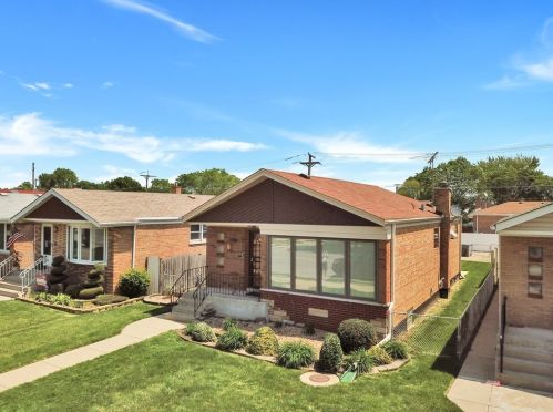 5853 Narragansett Ave, Chicago IL  60638-3406 exterior