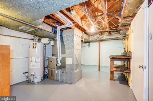 102 Mannakee St, Rockville MD 20850-1914 exterior