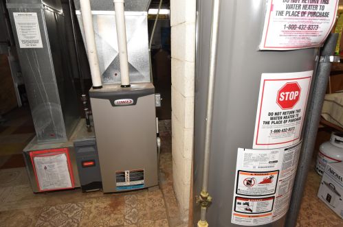 3777 69th St, Milwaukee WI  53220-1812 exterior