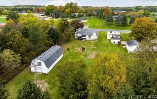 5592 124th Ave, Fennville MI 49408-9428 exterior