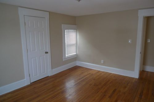 202 Dunmoreland St, Springfield MA 01109-3219 exterior