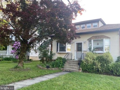 15 Pine St, Camden, NJ 08106-1137