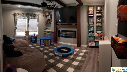 1876 Laguna, Spring Branch TX 78070 exterior