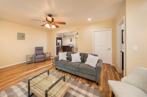 2201 Los Altos Ave, Tucson AZ  85705-5727 exterior