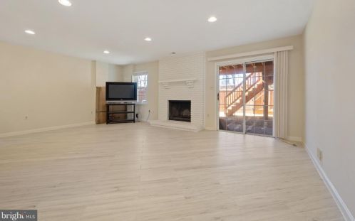 7312 Mallory Cir, Alexandria VA 22315-4704 exterior