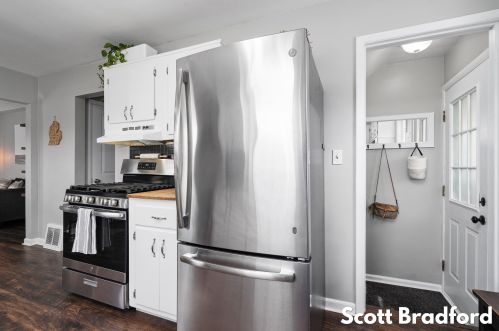 1317 Northlawn St, Grand Rapids MI 49505-3867 exterior