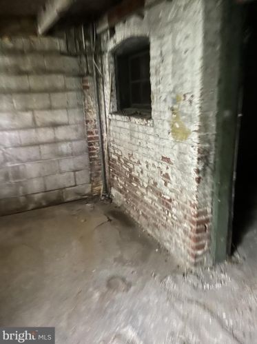 1118 Neal St, Washington DC 20002-3822 exterior