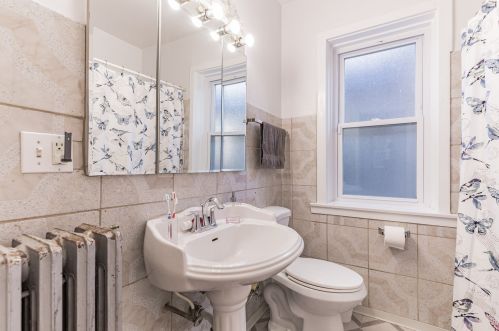 2819 Kilbourn Ave, Chicago IL 60623-4213 exterior