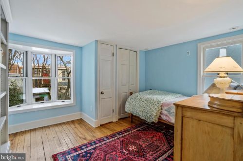 325 Patrick St, Alexandria VA 22314-2443 exterior