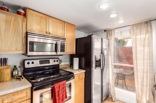 202 Betty Elyse Ln, Phoenix AZ 85032-4254 exterior