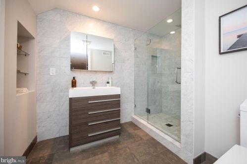 833 Bainbridge St, Philadelphia PA  19147-2009 exterior