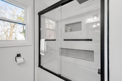 820 Old Thorn Run Rd, Moon Twp PA 15108-1152 exterior