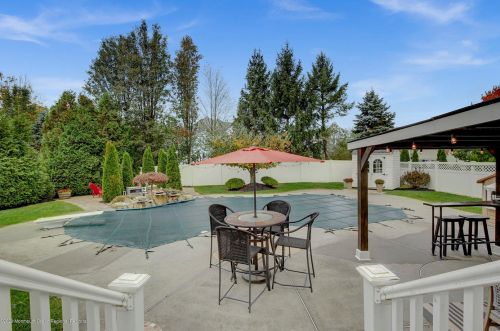 11 Palamino Dr, Jackson Twp NJ 08527-1383 exterior