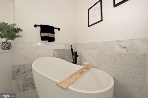 326 Taylor St, Washington DC  20017-1529 exterior