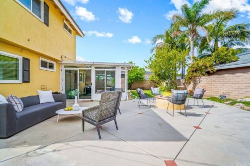 1871 Bryan Ave, Tustin CA 92780-4703 exterior