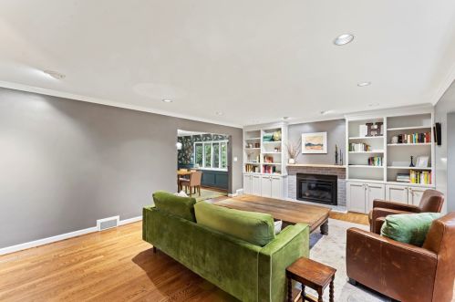 200 Guyasuta Rd, Pittsburgh PA  15215-1519 exterior