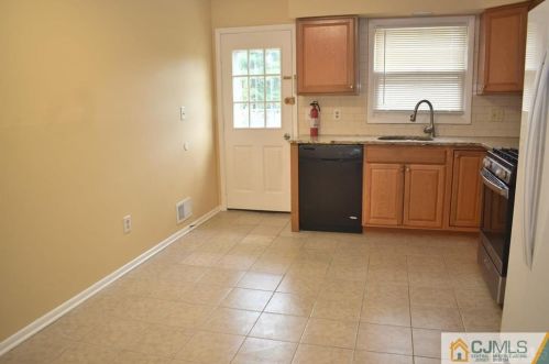 1 Fairview Ave, Edison NJ  08817-2405 exterior