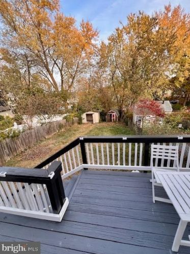 6949 Westhampton Dr, Alexandria VA 22307-1527 exterior