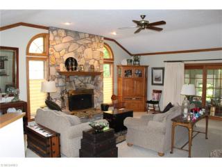 8585 Metropolitan Blvd, Cleveland OH  44138-2240 exterior