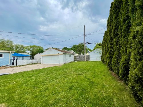 3347 77 St, Milwaukee WI 53219-3818 exterior