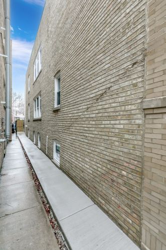 5410 Kimball Ave, Chicago IL  60625-4620 exterior