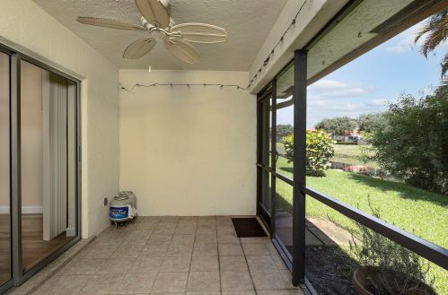 1425 25th Ave, Boynton Beach FL 33426-7424 exterior