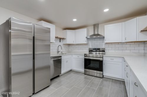 9301 29th St, Tucson AZ  85710-8015 exterior