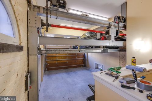 2101 Delancey St, Philadelphia PA 19103-6408 exterior