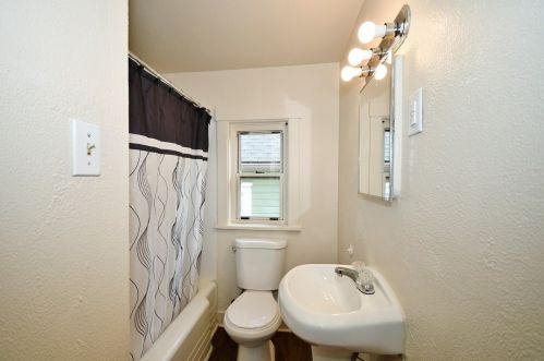 452 Norton St, Pittsburgh PA 15211-1855 exterior