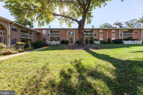 1944 Kennedy Dr, Mc Lean VA  22102-4781 exterior