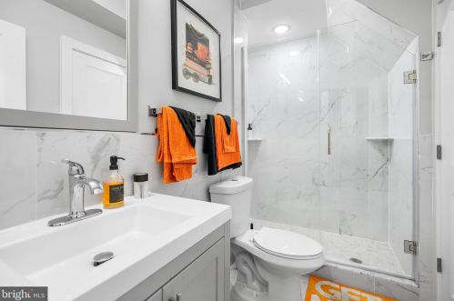 1924 6th St, Philadelphia PA  19122-2104 exterior