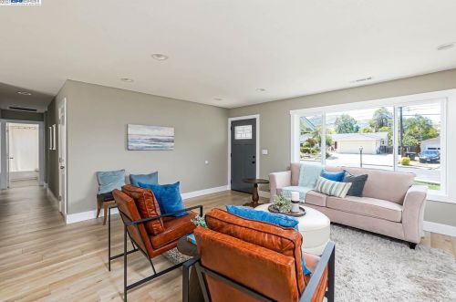 5501 Arizona Dr, Concord CA  94521-4026 exterior