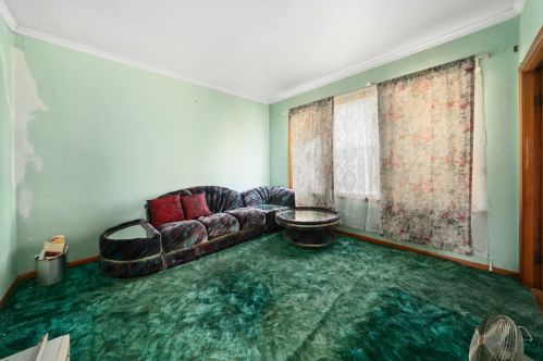 8417 Brandon Ave, Chicago IL 60617-4457 exterior